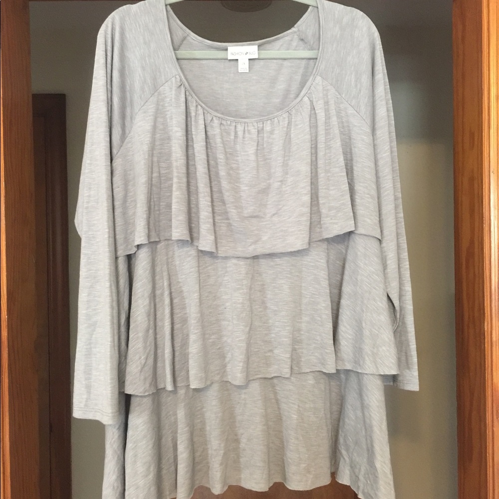 Beautiful lightly used & new blouses 👚
